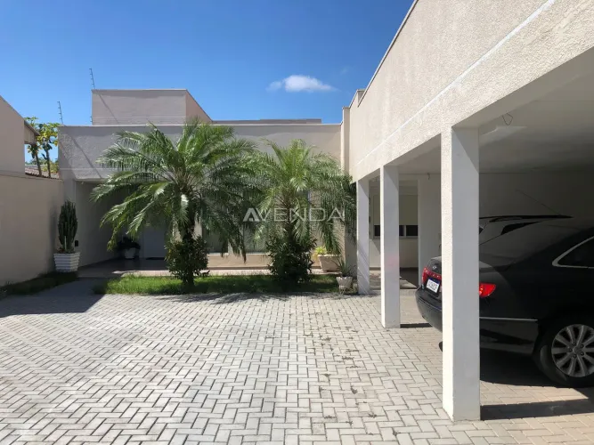 CASA com 4 dormitórios à venda com 715m² por R$ 1.800.000,00 no bairro Centro - CASCAVEL /