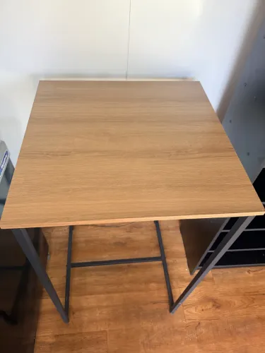 Mesa bistrô quadrada 