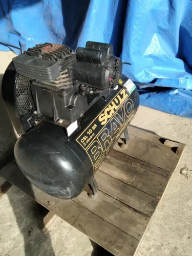 Compressor de Ar CSL 10 Bravo 100L 10 Pés 2CV 110/220v Usado