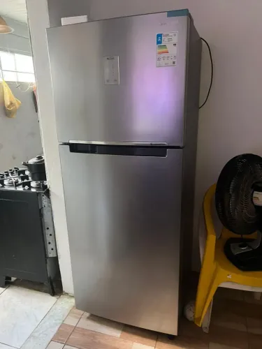Geladeira Samsung - nova (com defeito)