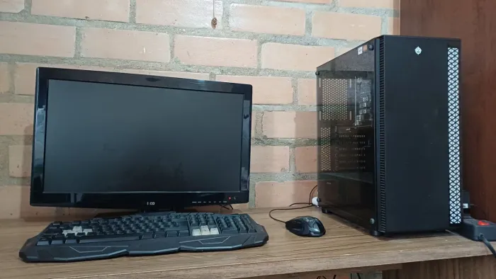 PC Completo Athlon 3000G + GT 1030 + SSD + Monitor