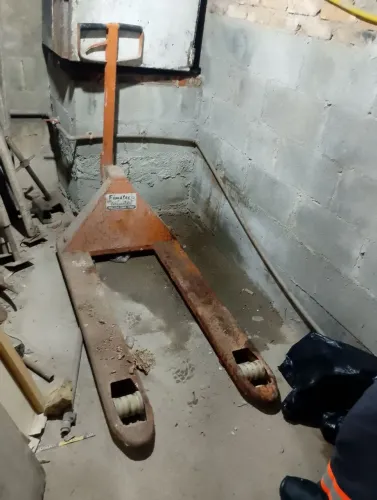 Vende_se Paleteira de capacidade de 2.000 Kg