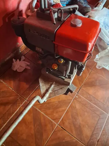 Vendo motor yanmar com mesa e rabeta pronto pra barco 