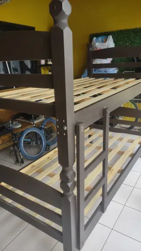 Cama brliche em madeira