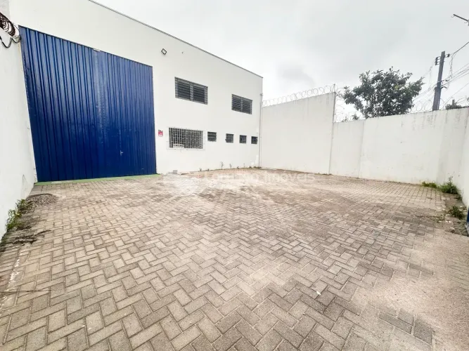 Imóvel para aluguel tem 360 metros quadrados em Emiliano Perneta - Pinhais - PR