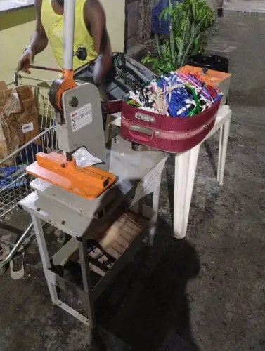 Vende si máquina de fazer sandália 