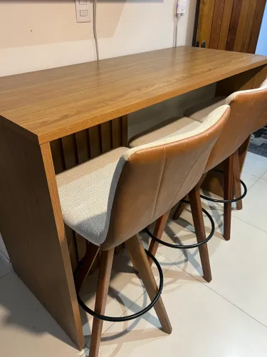 Mesa bancada + 3 banquetas giratórias estofada(conjunto completo)