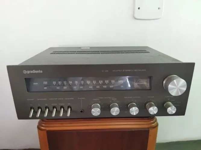 Receiver Vintage Gradiente S-95 - AM/FM Stereo (Funcionando)