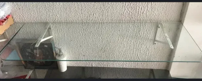 Vendo 4 prateleira de vidro com suporte