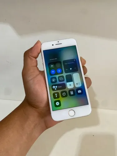 iPhone 8 64GB (Leia a descrição)