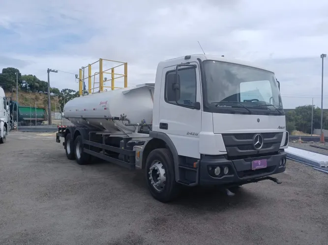 Mercedes-Benz Atego 2426/36 6X2 E5 2022/2022 Vamos Seminovos Recife