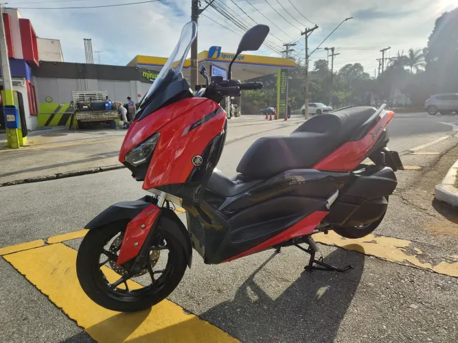 YAMAHA XMAX 250 2023