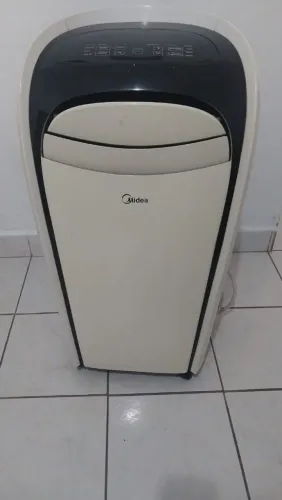 Ar-condicionado portátil Midea semi novo - funcionando