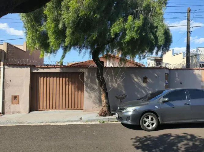 Venda de Casas / Padrão na cidade de Araraquara