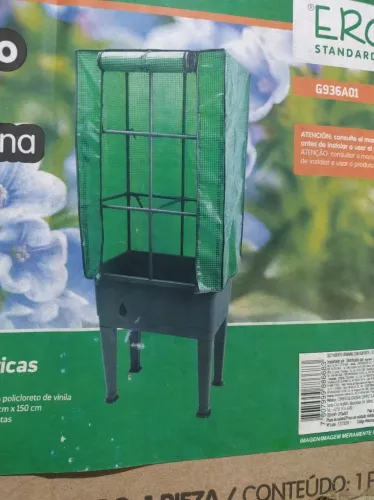 Conjunto horta urbana com suporte