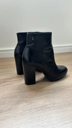 Bota Santa Lolla