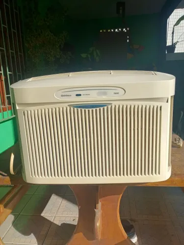 Ar condicionado 7500 Brastemp quente e frio