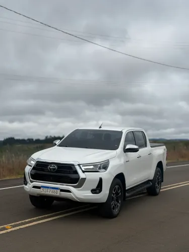 Toyota Hilux CD SRX 4X4 2.8 TDI 16V Diesel Aut. 2023