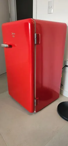 FRIGOBAR RETRO VERMELHO RUBI 95 LITROS MIDEA