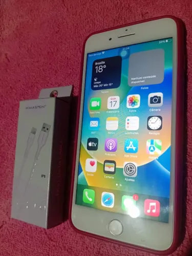 Iphone 8 plus de 64 gigas com carregador e capinha(chip off)