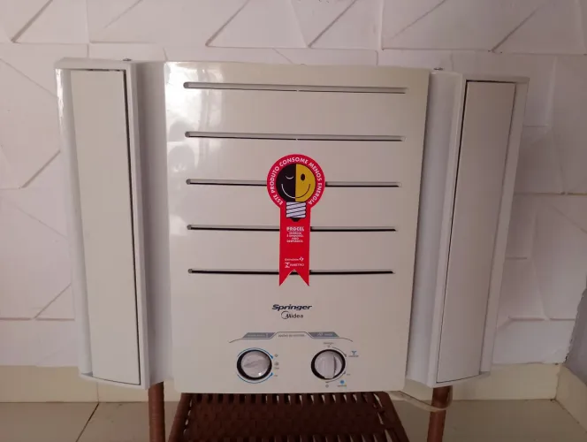 Ar de janela 10000btus 220v já limpo