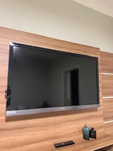 Vendo TV Sony de 46 polegadas (Modelo KDL-46EX605) em excelente estado de conservação. Ima