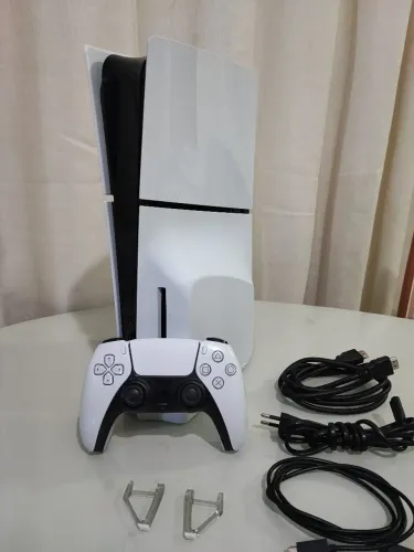 PS5 slim 1TB Semi-novo