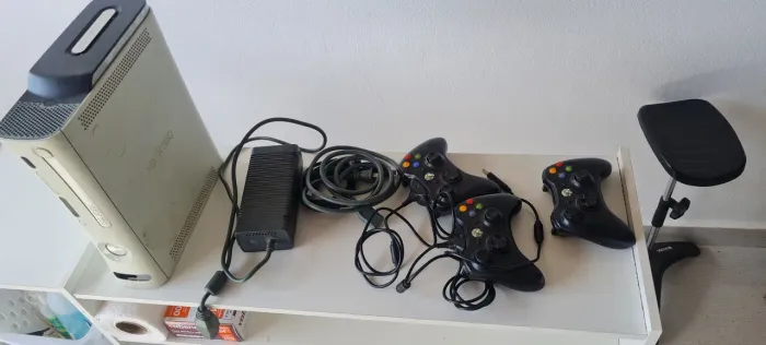 Xbox 360 3 controles - não está lendo CD 