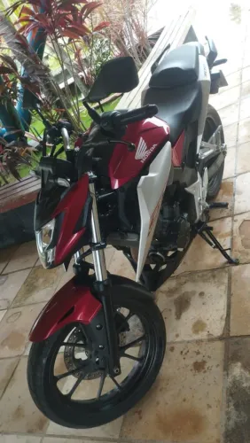 Troco em moto 4 cilindro 