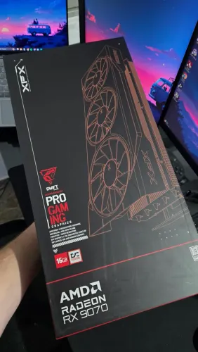 (Lacrada) RX 9070 16 GB XFX Swift OC Triple Fan Gaming Edition Preta