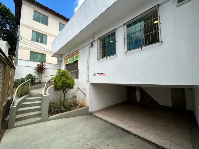 Casa Comercial ponto nobre Pampulha. 5 Sal. 4 Vag.