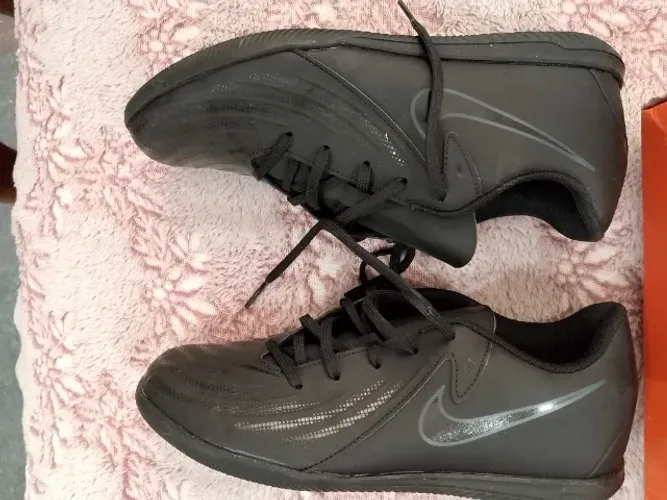 Tênis de futsal nike original nunca usado zap *