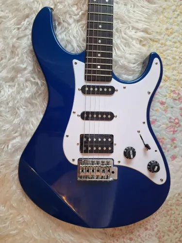 Guitarra Yamaha Pacifica 012 HSS revisada