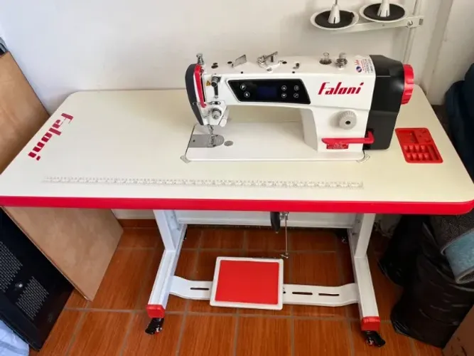 MÁQUINA RETA INDUSTRIAL SEMI NOVA