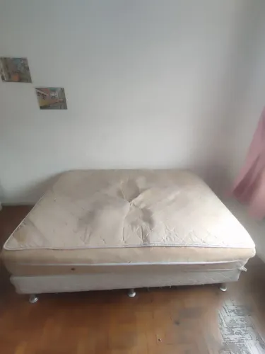 Vendo Cama box com colchão Ortobom por R$ 300