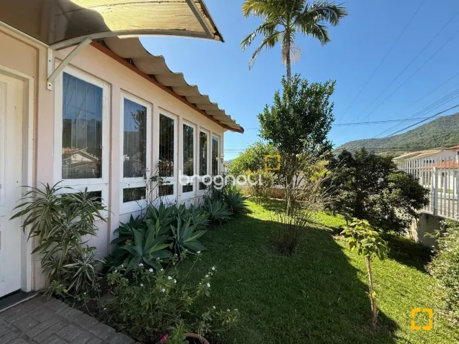 Casa térrea à venda, 4 quartos, piscina, 4 vagas, no Parque São Jorge