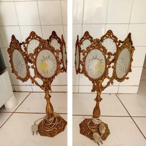 Dois Abajures de metal Dourado