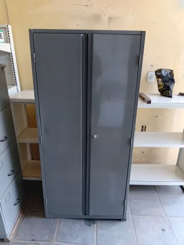 ARMAÇÃO  EM AÇO   (2 PORTAS )