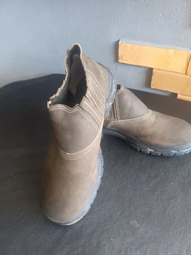 Bota de couro