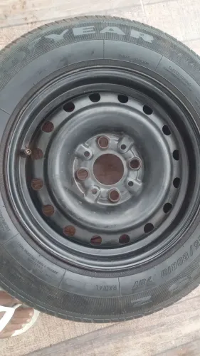Roda aro 13 fiat,somente o aro peneu está ruim ,zap *, valor 140,00