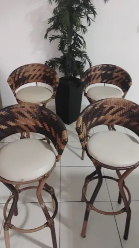 Cadeiras e banquetas