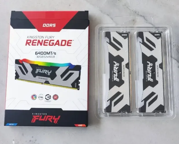 2x Memoria Ram Kingston Fury Renegade RGB16GB DDR5 6400Mts CL32