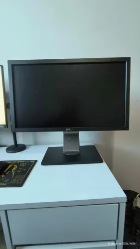 Monitor Dell U2211Ht 23" - mancha na tela