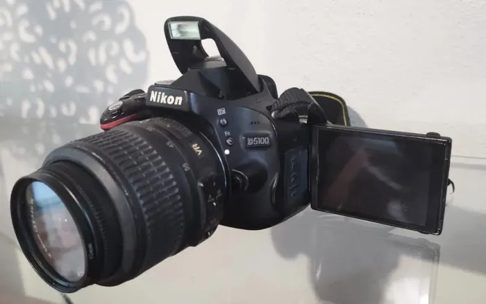 Camera Nikon D5100 com Lente 18-55 mm + Bolsa