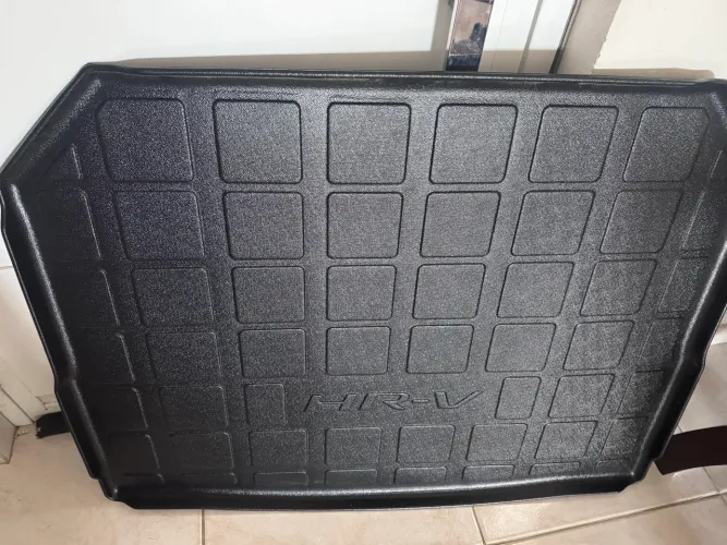 bandeja/capa de porta-malas é do Honda HR-V da primeira geração
