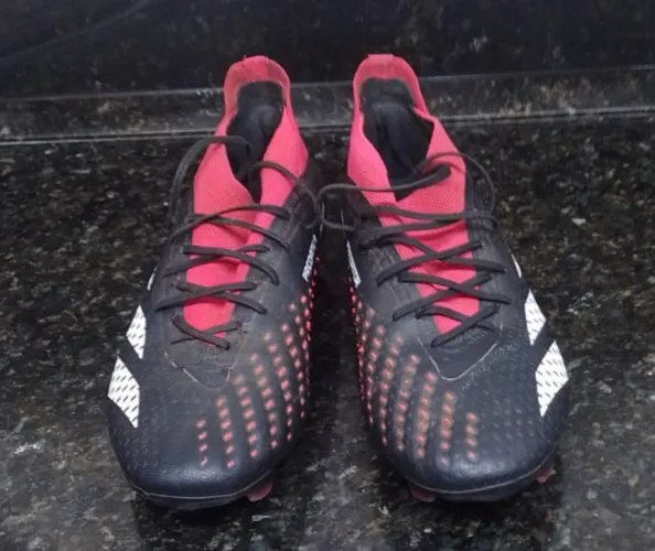 Chuteira de Campo adidas Predator Accuracy 1
