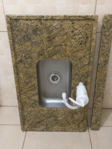 VENDO PIA DE GRANITO AMARELO ICARAÍ 