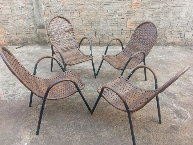 4 cadeiras de fibra