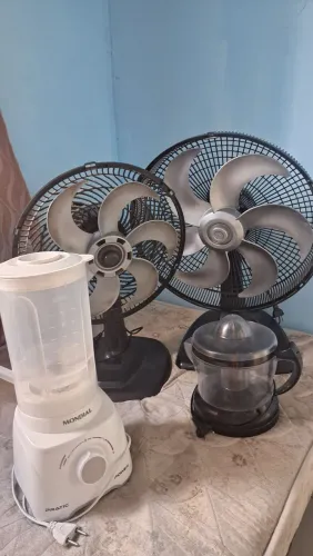 2 ventiladores, 1 liquidificador, 1 espredor 