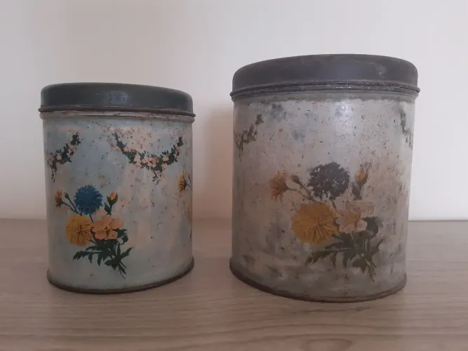 Latas Antigas de Mantimento